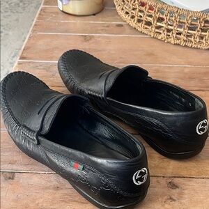 Gucci Black Guccisima Margaux loafers.